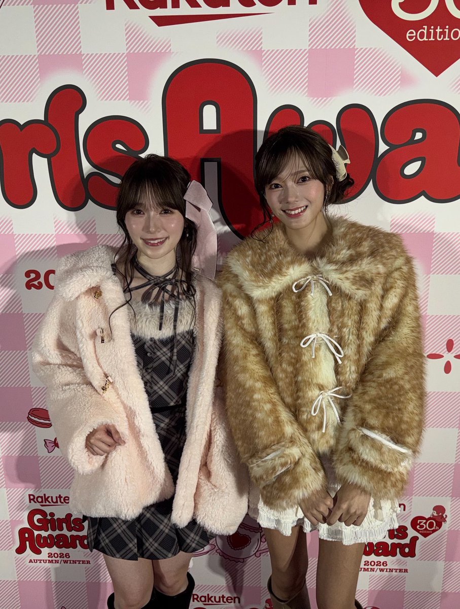 gojyo96e3's tweet photo. 顔と足ｴﾛすぎ https://t.co/OC07OOyxPm