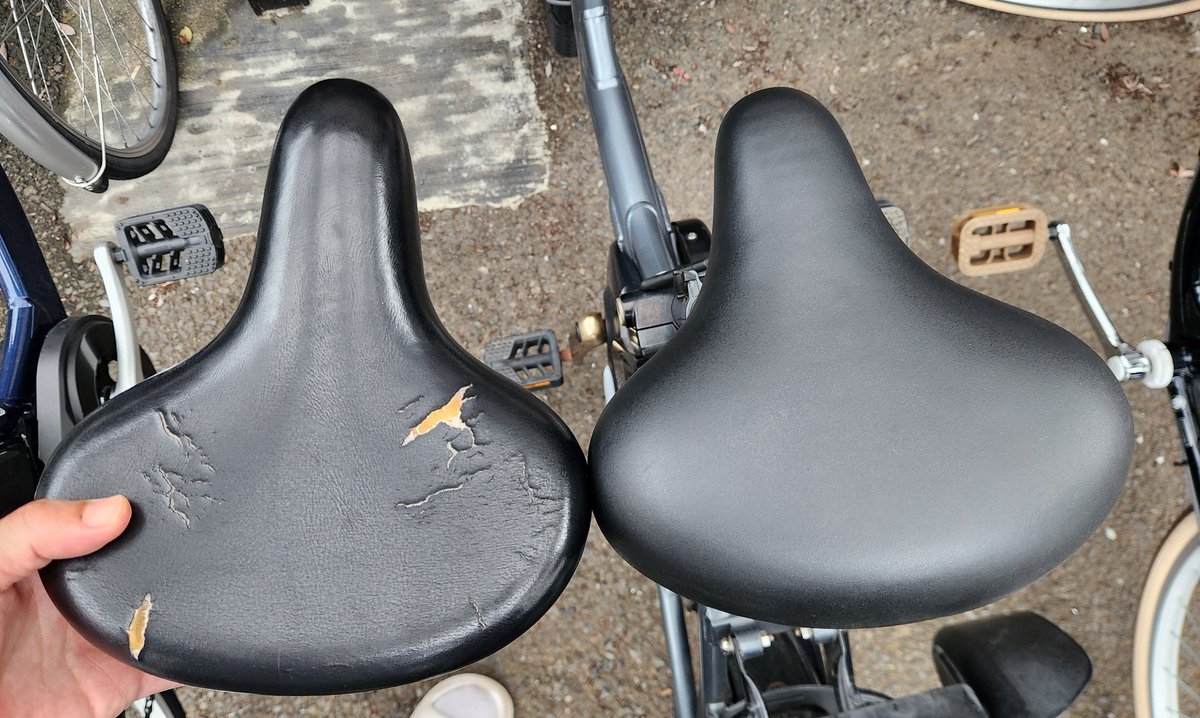 Juntaco_RB241's tweet photo. 青空整備工場(曇)。

3年前の富士ヒル参加賞のチェーンルブを初使用。サラサラで汚れにくそうで良さそう。あとはリヤブレーキの歪み&amp;擦り対策でアリエクの厚いローターに交換。電動ママチャリのサドル交換など。

雨続きで実走も整備もまとも��できませんな。 https://t.co/0bRk7JAm4l