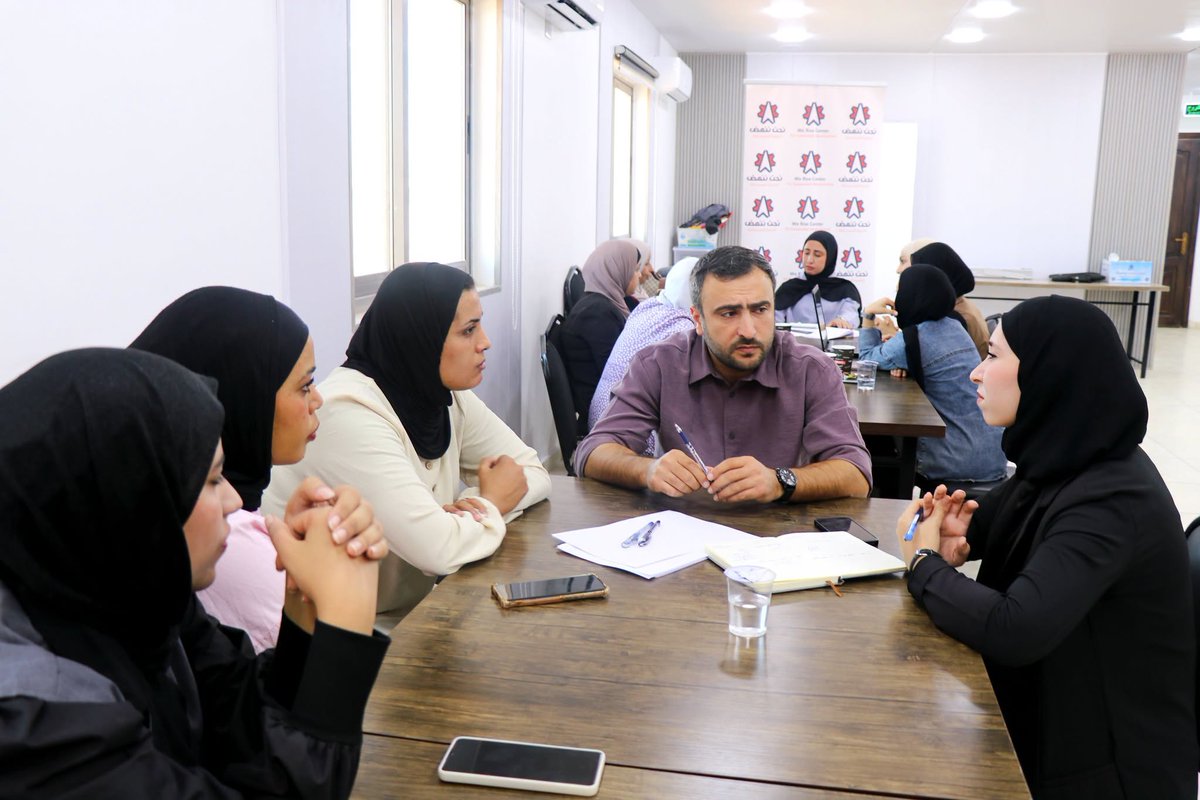 WeRiseCenter's tweet photo. مركز نحن ننهض ينفذ ورشة متخصصة في تصميم مشاريع العمل الجماعي ضمن مشروع "ترابط الشباب 2"
#YouthConnect #ترابط_شباب #نحن_ننهض
باقي التفاصيل في أول تعليق 👇 https://t.co/jpwLTICNh5