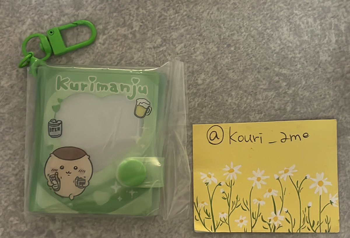 kouri_ame's tweet photo. ちいかわ ミニコレクトブックキーホルダー ガチャガチャ　交換

譲:くりまんじゅう
求:ちいかわ

手渡し or 郵送希望
検索からも気軽にお声掛けください🙇🏻‍♀️ https://t.co/6dOIboxVzj