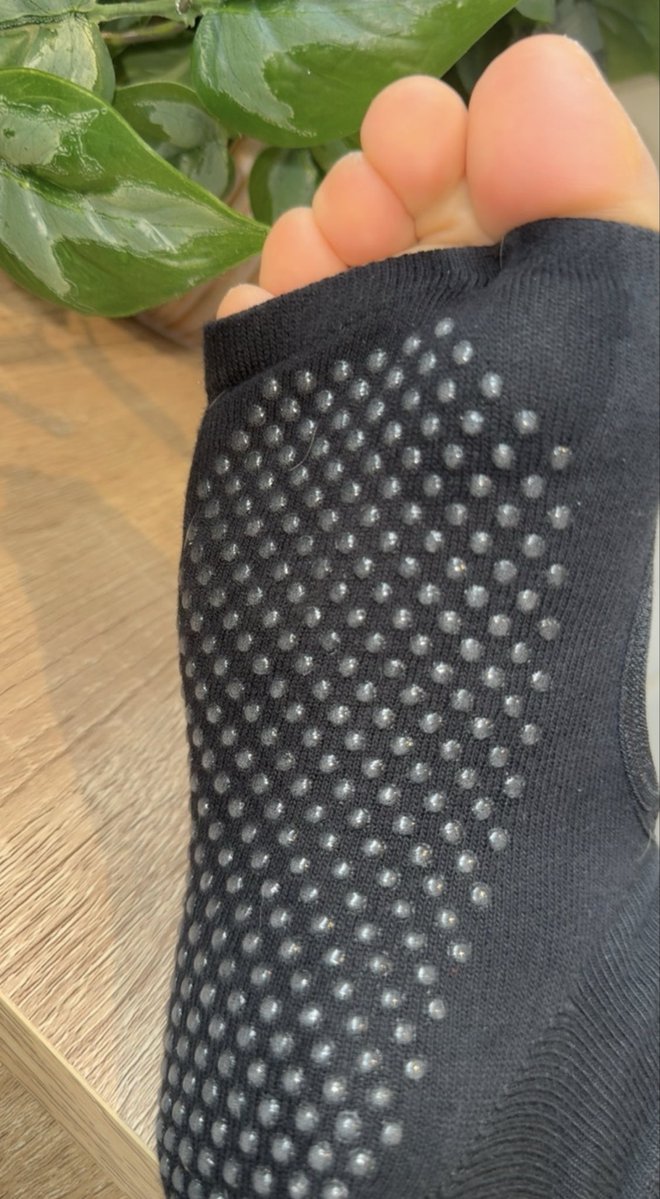 MayaAndSoles's tweet photo. Who likes dirty sweaty socks I have options 🩶🤍🩷🖤 https://t.co/zzsmuMPchk