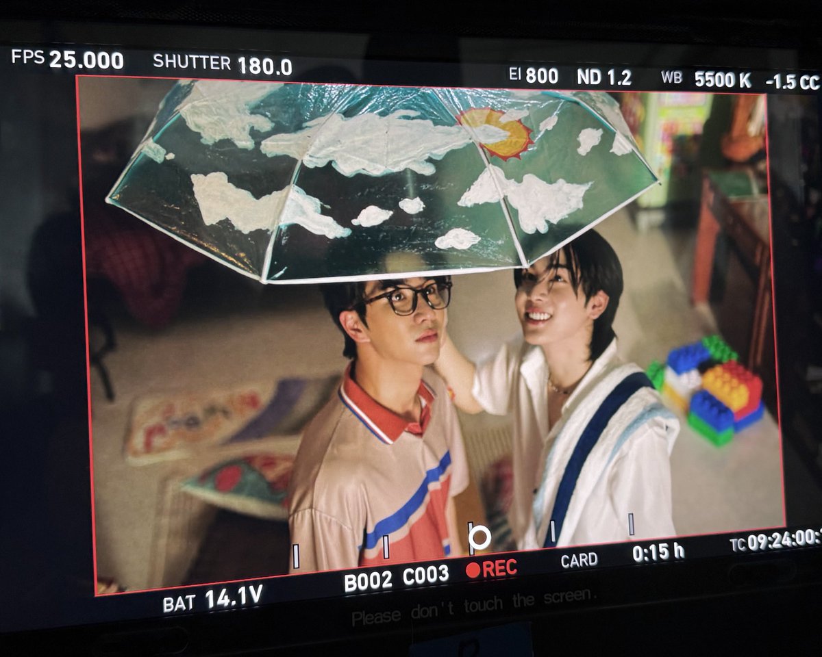 foundmeinmayper's tweet photo. รักครูเท่าโลกเลย #LoveYouTeacherSeries 

เป็นซีรีส์ของ gmm อีกเรื่องที่เราให้ติดอันดับ 1 ในท้อป 5 หลังจากที่ไม่เจอซีรีส์น้ำดีมานาน เนื้อเรื่องดี นักแสดงเล่นดี ปมในเรื่องคือทำถึงจนตอนสุดท้ายอะ(อันนี้ให้เลย) ใครลังเลคิดว่าขายรักใสใส พี่ลองดูก่อนค่ะ เพิร์ธแซนต้าทำไว้ดีมากจริง ๆ https://t.co/0dCE12UjQ2