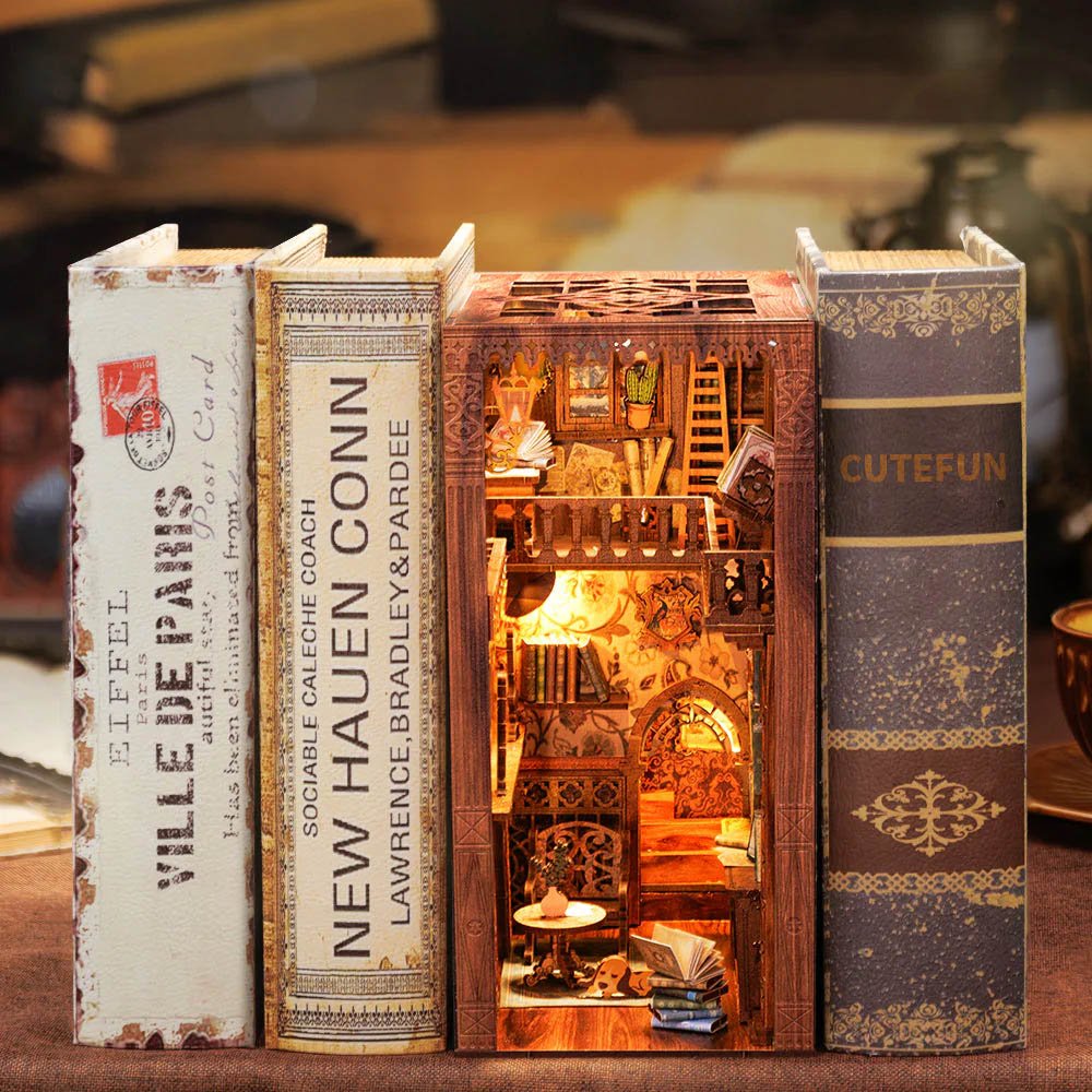 PasarPagina_'s tweet photo. Creo que voy a poner en marcha otro hobbie. Montar Book Nooks para mis estanterías.

En serio, es que son ideales. https://t.co/8B7tS2rj0q