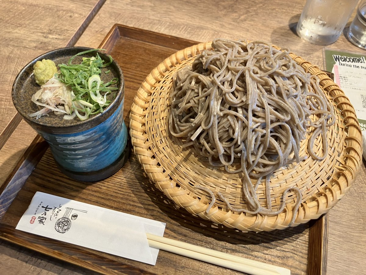keikimonkeydan's tweet photo. 京都！！
蕎麦と日本酒とビール🍻とホットケーキ🥞 https://t.co/jDNhD5w3wO