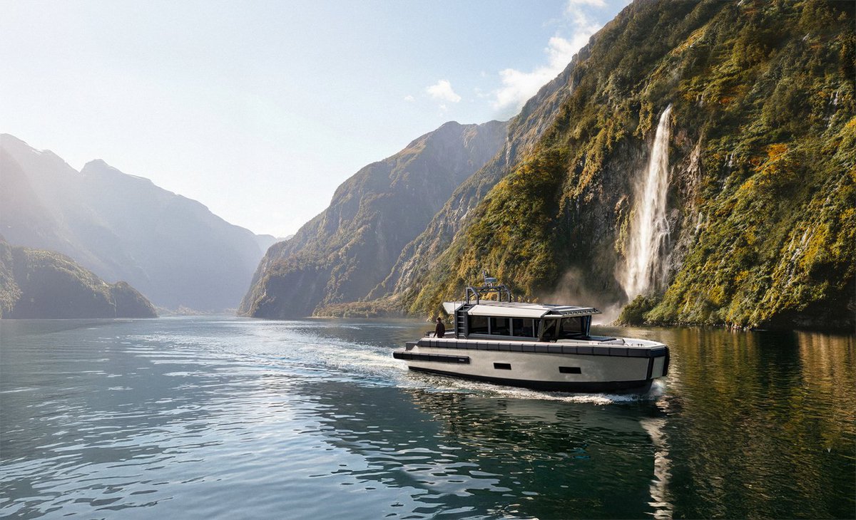 britishmarine's tweet photo. Member News: #Arksen has unveiled the Arksen 55, the first model in its new Adventure Series.

The 17.3m aluminium vessel offers a 350nm range, speeds of up to 50 knots and flexible accommodation for up to eight people.

Explore the full specification: https://t.co/eNd3Z66XKU https://t.co/6FX4rWT3Bp