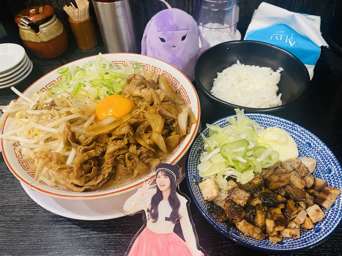 tonnbo00's tweet photo. 合間で爆食部！
#25歳もぶっとバースデー
#結那爆食部 https://t.co/Tqg1izNHSX