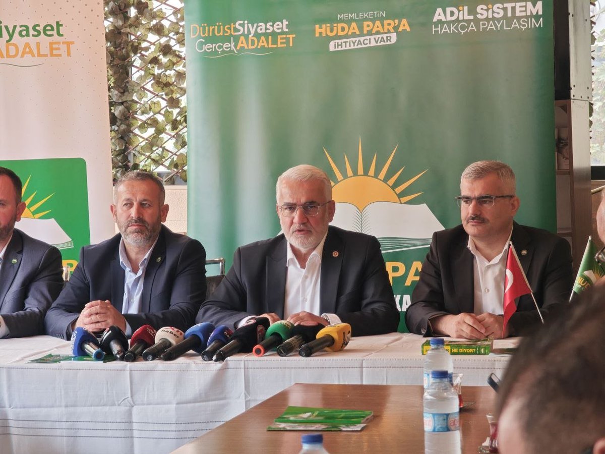 HudaParKayseri's tweet photo. "Genel Başkanımız Sayın Zekeriya Yapıcıoğlu, Kayseri'de düzenlenen program kapsamında basın mensuplarıyla bir araya gelerek açıklamalarda bulundu." https://t.co/HmhfVOLQAz