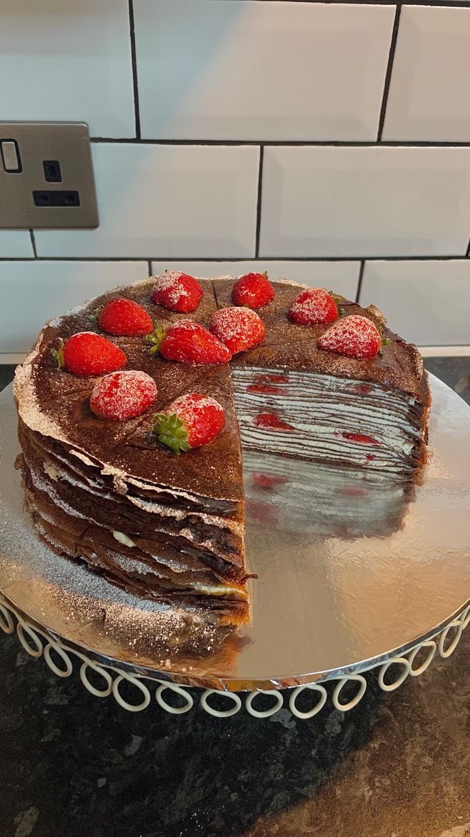 LaterneSama's tweet photo. 皆さん、こんにちは. Aku habis bikin kue sebelum berangkat ke Fujimitei. Yang mau ke sana aku traktir yuk! Boleh sebut dan pilih salah satu dari tiga varian ini, ya. Jangan sungkan. 😸 Ambil banyak juga boleh! お誕生日おめでとう untuk kita @LyraaSama, @ZanzioSama, @EnkaiSama! 🎂 https://t.co/5NyHM6fkuK