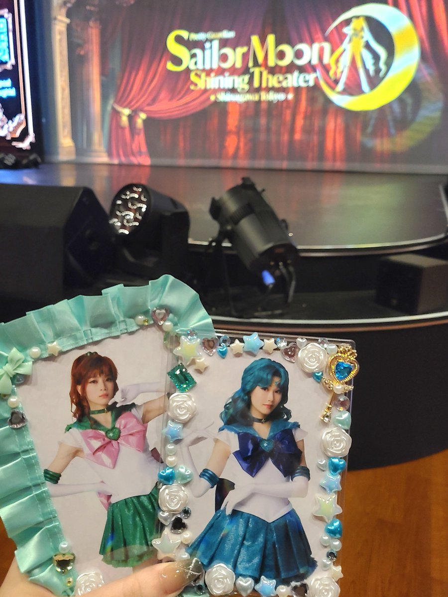 mitosanba's tweet photo. #美少女戦士セーラームーン
#シャイニングシアター
Team Gold Moon 8回目🌙
行ってきた(マチネ)
早起きがんばりました。
ゴールドの2期はお初👀

萌咲ジュピターも環稀ネプもめっちゃ可愛かった!!
ライブパートでもえねぇマーズからカードいただけて幸❤️‍🔥✨
次は10月!!! https://t.co/D7UtbF2M8A