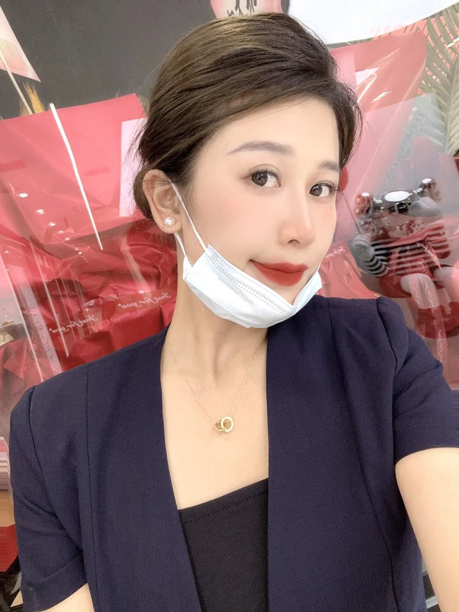 CYC30633271's tweet photo. 每天接触不同的人，也越来越相信，自信其实是一点一点养出来的。 https://t.co/iIeuk2v5se
