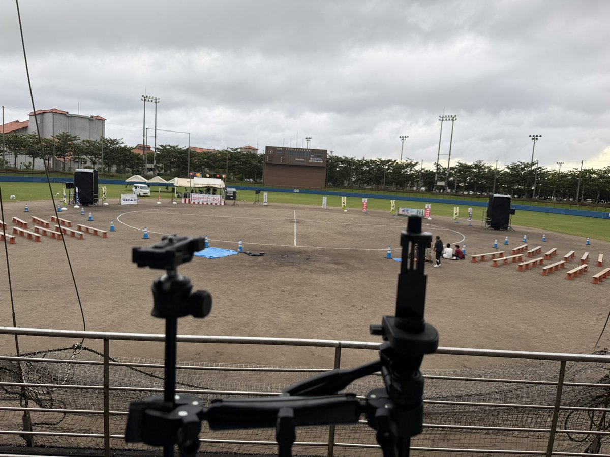 yuntaway's tweet photo. 昨日よりも風があるから心配だ〜
てか会場に着いたら
大きく陣取られていた(ﾉ□`●)照
#読谷村青年エイサーまつり https://t.co/HJDIEnTPlm