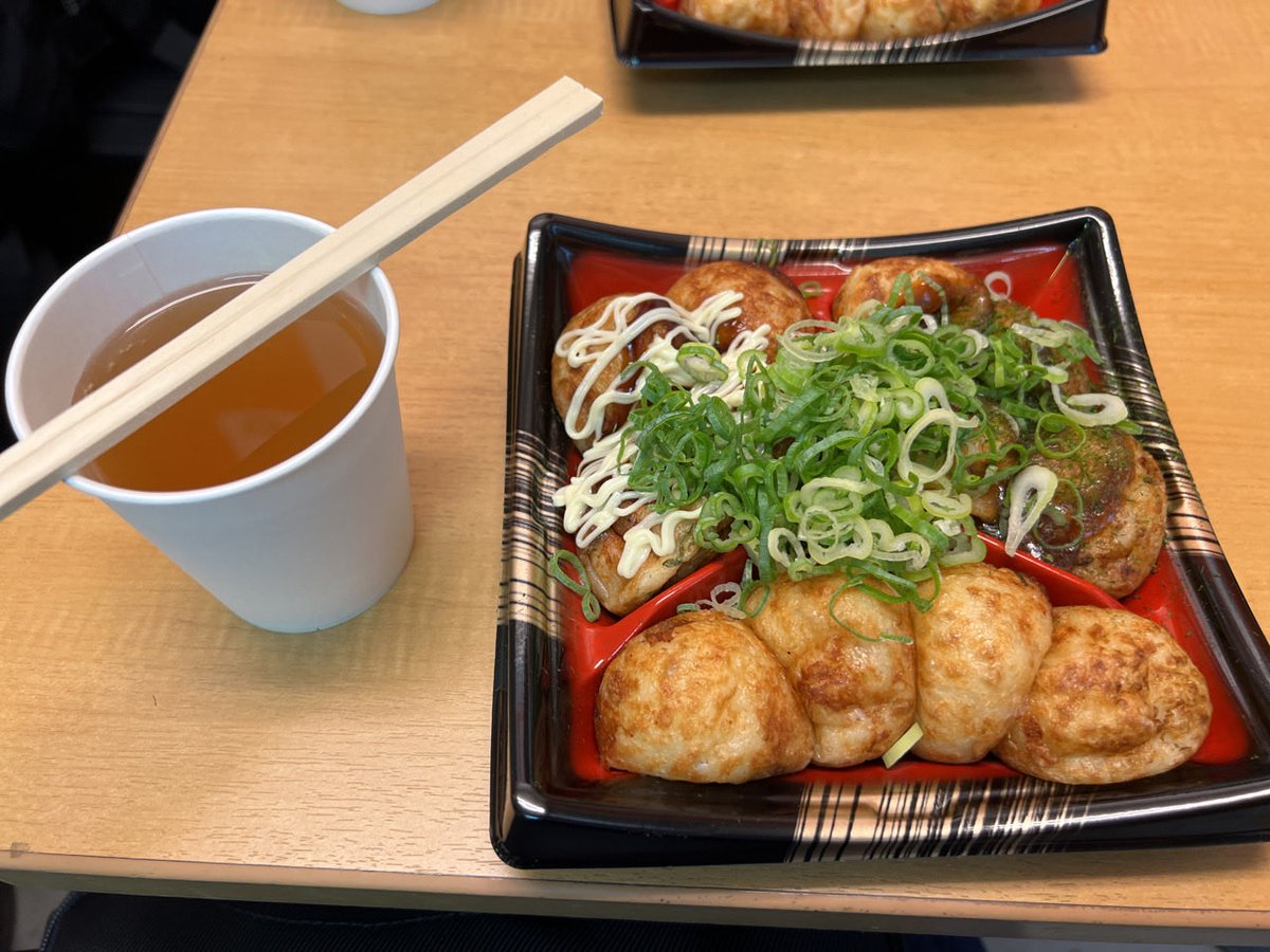 Dill01001's tweet photo. 久しぶりの大阪楽しんでます
たこ焼き美味しかった https://t.co/weaNEUoADg