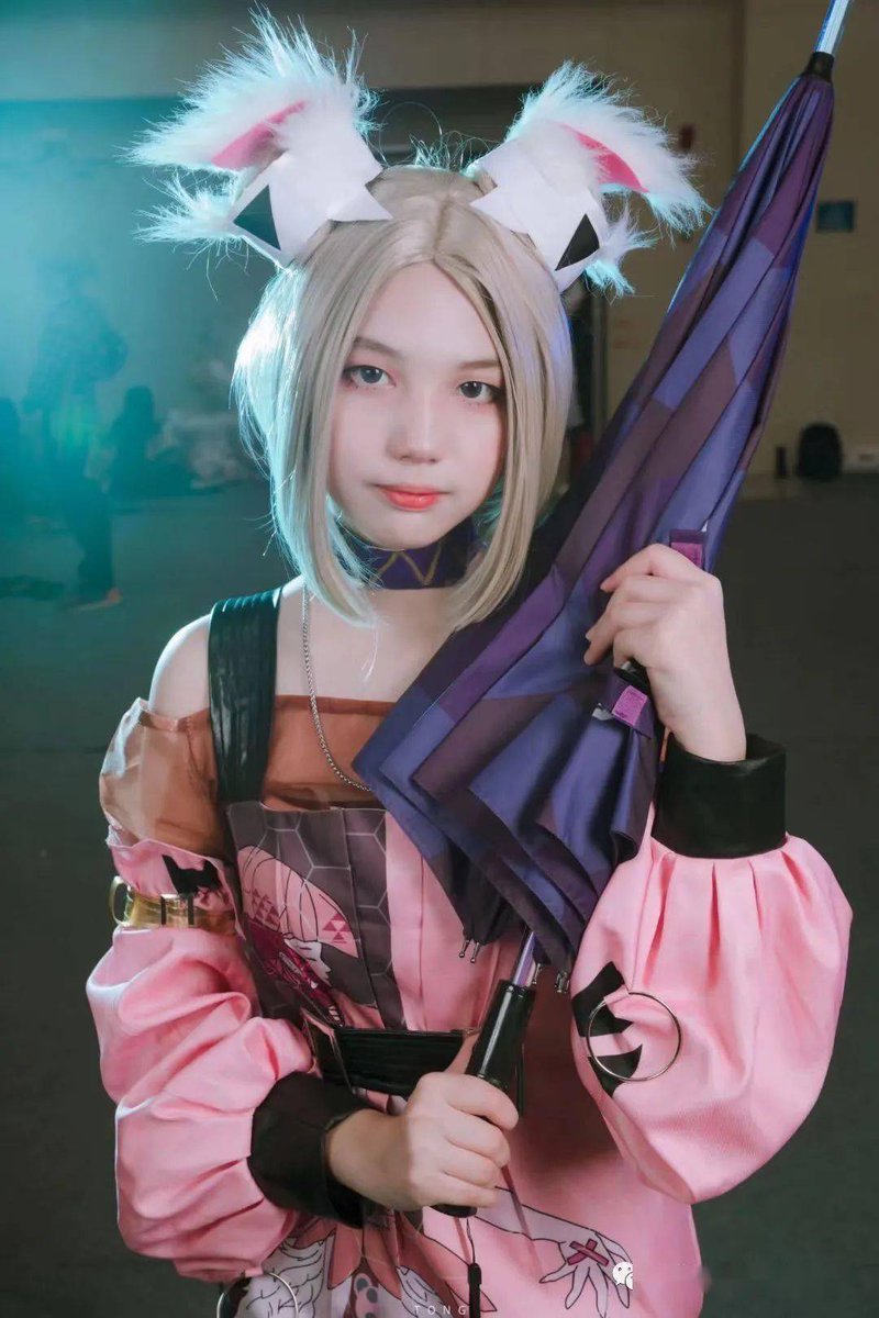 OkChernosky's tweet photo. Primera vez en la comic con! Conociendo a mis creadores favoritos, tomando fotos con mis cosplays preferidos y coleccionando stickers geniales  #ComicCon2024， https://t.co/16l9IGKizB