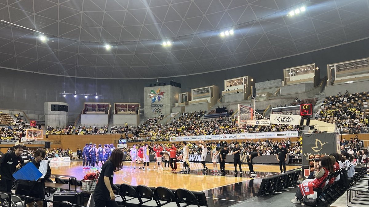 nekomimi_tomomi's tweet photo. 開幕2連勝でホームに戻りたかった。

1勝1敗。

悔しい。けれど、すぐにチーム全員で話し合いました。

勝つために何が必要だったのか。
この負けを、ただの一敗にはしない。

次はいよいよ、ホーム開幕戦。
相手は宇都宮ブレックス。 https://t.co/vgrXUzAJVt