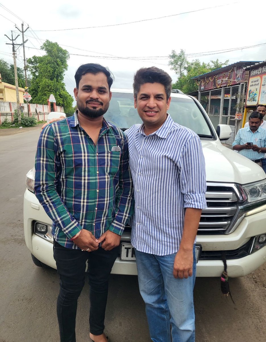 Ganesh__4141's tweet photo. नाशिक विभाग पदवीधर मतदारसंघाचे आमदार श्री.सत्यजित दादा तांबे जी आपणास वाढदिवसाच्या मन: पूर्वक शुभेच्छा!

@satyajeettambe 
@_SatyajeetFC 
@JPM_World
#Jalgaon #Bhadgaon https://t.co/igr5e5MnGR