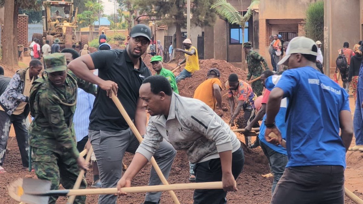 Kwibuka20's tweet photo. #kamonyi @rundaryvcp  Umuganda 
#Sober https://t.co/nOIPFsdxpp