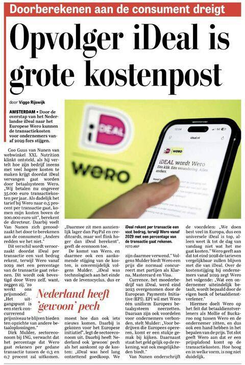 Miss_Royal73's tweet photo. Het huidige #iDEAL rekent een vast bedrag van enkele centen tot maximaal 35 cent per transactie. #Wero stapt naar verwachting vanaf 2029 over op een #percentagemodel (vergelijkbaar met creditcards) . Omdat de verwerkingskosten van een betaling niet afhangen van het orderbedrag, is dit volgens critici een oneerlijke kostenstructuur.

De verwachte impact is aanzienlijk:
▪️Concreet rekenvoorbeeld: Een middelgrote #webshop die nu jaarlijks €35.000 betaalt, kan straks uitkomen op €200.000 per jaar
▪️Per #transactie: Bij een order van €100,- kan een tarief van 0,5% oplopen tot 50 cent, tegenover de huidige 10 tot 25 cent. ING noemde eerder een richting van 0,3% tot 0,7%

Er is sprake van een gefaseerde overgang:
▪️Tot en met 2028: Er is een prijsbevriezing afgesproken. De kosten blijven gelijk aan die van iDEAL
▪️Vanaf 2029: Het nieuwe percentagemodel met een nog onbekend prijsplafond treedt in werking