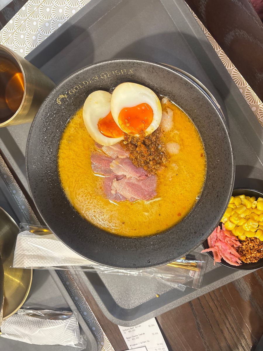 bersuwara_'s tweet photo. terserah kalian tapi menurut gw golden geisha masih jadi ramen terenak dan teroke dari segi rasa dan harga

golden geisha >>>>> semua ramen di indo https://t.co/e5jOShZ6cy