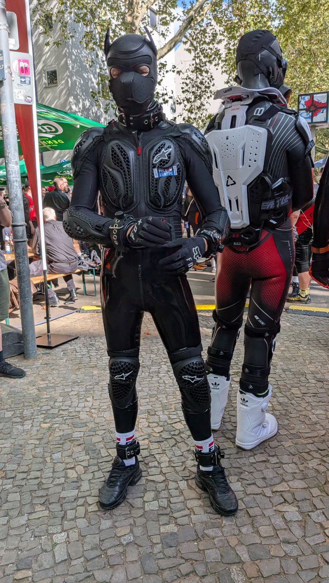 gearbondage_84's tweet photo. #folsom2026 #folsomberlin #gimp #rubbergimp #puppy #folsom #rubber #latex #gummi #rubberpup https://t.co/zxTryZAnCE