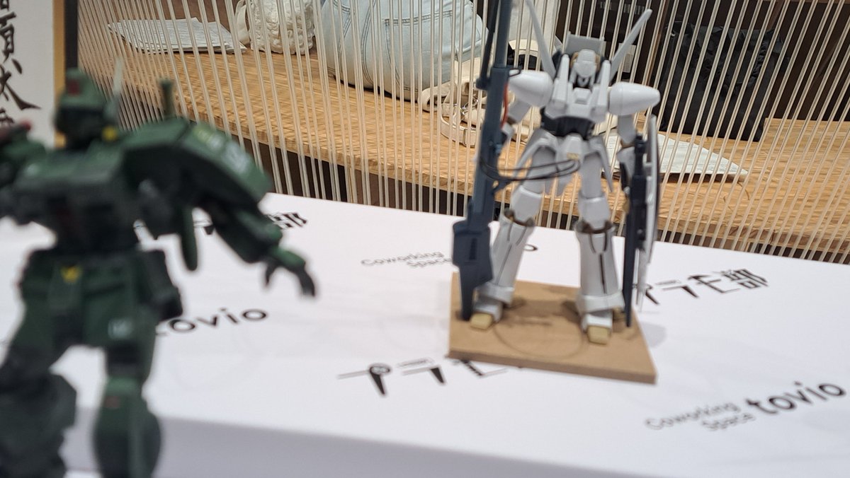 AEDojsn's tweet photo. 小さなプラモ展示あり。エルガイム推し？ https://t.co/fqpzf1uJK4