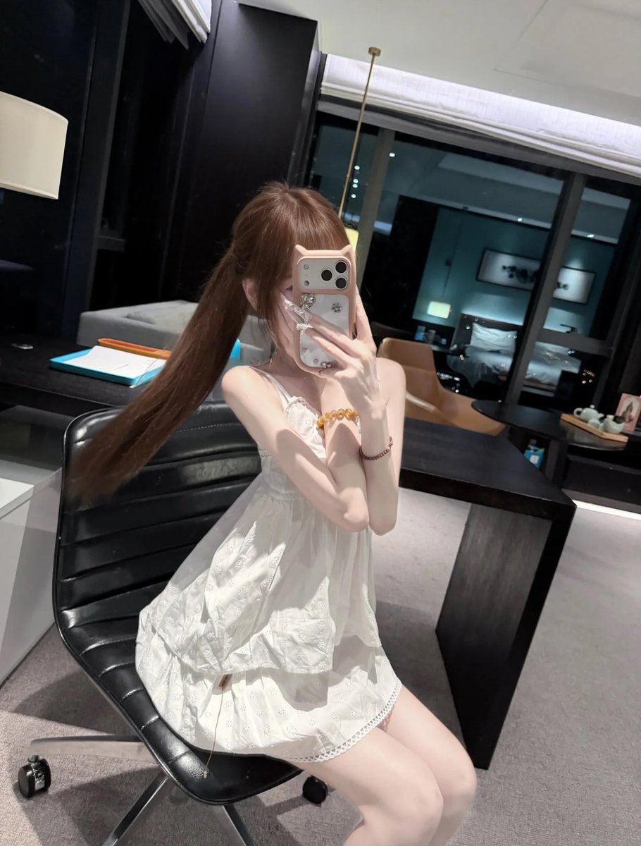 wilsonvd17's tweet photo. 有点毛毛了，不过挺干净的

是谁说要来锐评我15岁的粉粉b啊？

心情不好来X发泄了，无🚪来就给啊！ https://t.co/4tZwUB94bc