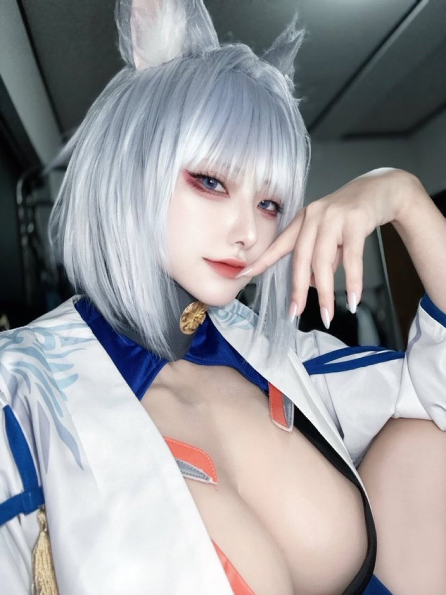 le0l_eo's tweet photo. cos Azur Lane Kaga
指揮官、そんなに見つめたら、お前をつい食べたくなるぞ https://t.co/pgBJ8rRdCl