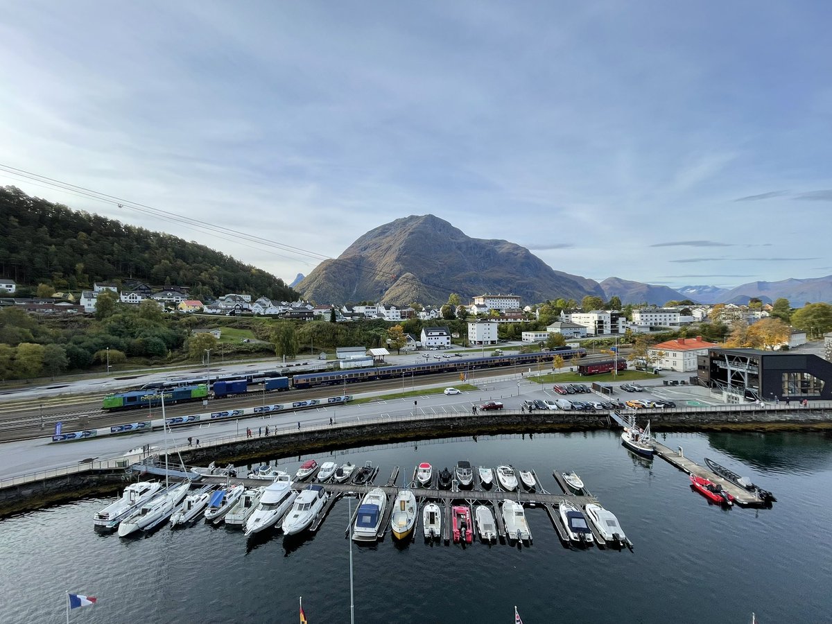 StevenCarter289's tweet photo. Ăndalsnes 🇳🇴🇳🇴🇳🇴🇳🇴 https://t.co/GWjebgj4pP