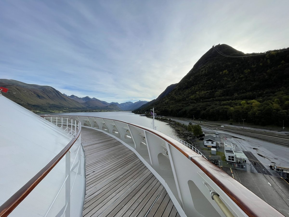 StevenCarter289's tweet photo. Ăndalsnes 🇳🇴🇳🇴🇳🇴🇳🇴 https://t.co/GWjebgj4pP