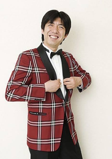 4desu4desu's tweet photo. 【ノンデリねづっち】
女「私の顔で謎かけして！」
ね「整いました。『君の顔』とかけまして『ライブの最後列』とときます」
女「その心は？」
ね「『みにくい』でしょう」
女「ひどい」
ね「嘘です。本当はただ『最悪』なだけです。ちなみにこの謎かけ、君の顔と同様に全く整ってません。ねづっちです https://t.co/V1Js58epSt