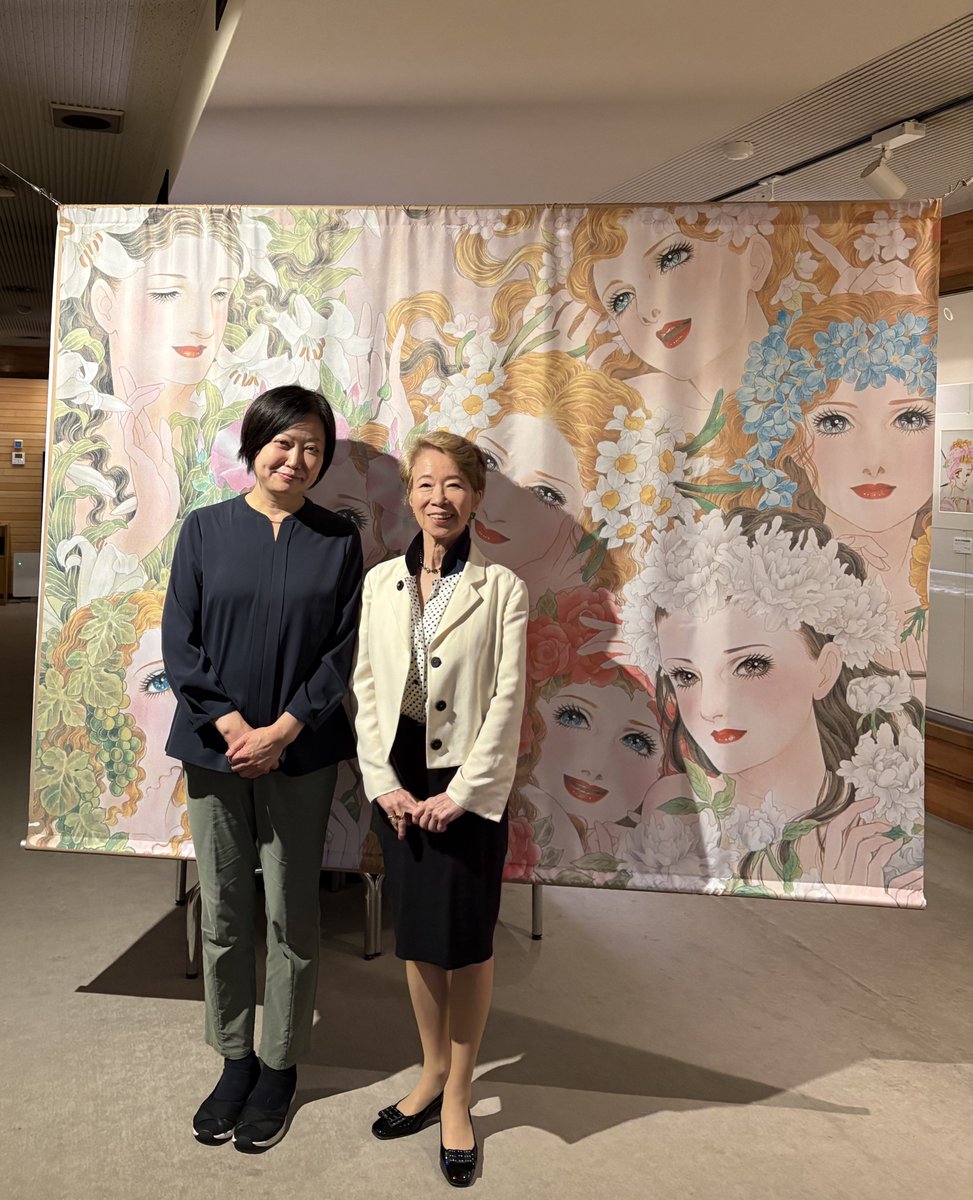 yayoi_yumeji's tweet photo. 🌸『マイバースデイ展』終了しました🌸

エミール・シェラザード先生が、閉幕を見届けてくださいました。
ありがとうございました！

三か月にわたって開催した「令和のMB集会」✨

展覧会にご協力くださった先生方、
足を運んでくださった皆様、本当にありがとうございました。

楽しかったですね💛 https://t.co/QlchZGSXwD