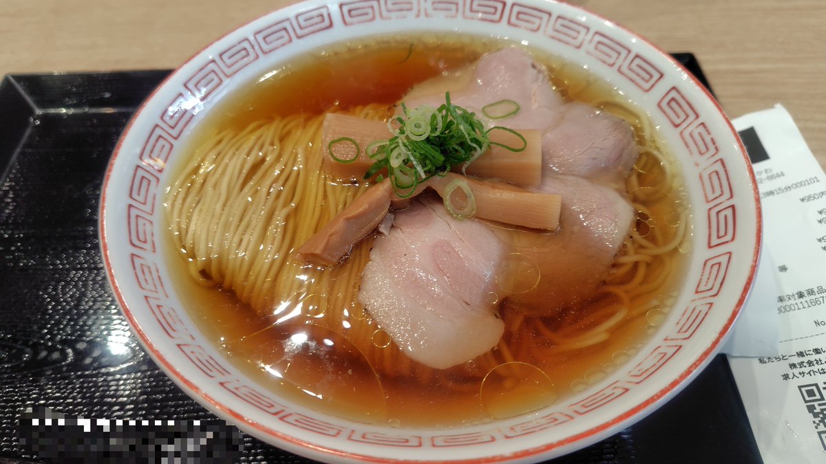 deokoma's tweet photo. 朝ライド出ようと思ったらかみさんから通勤用の電動アシスト自転車がパンクしてるから治せと。。
イヤイヤ昨日言ってくれよ！雨で外に出ないんだから！
久々にゴム糊とパッチで補修(ロードだとチューブ換えちゃうから)
入間アウトレットで寿製麺よしかわの醤油ラーメン https://t.co/PGYypmlgRs