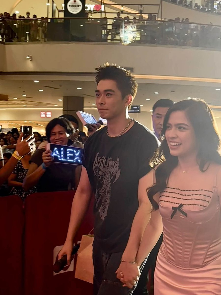 GeLexAngels's tweet photo. Handaan at pag hahandaan 🤭
DM moko traaa 😁

#GeLexAngels #GeloRivera #AlexaIlacad https://t.co/KpZq3mfIl8