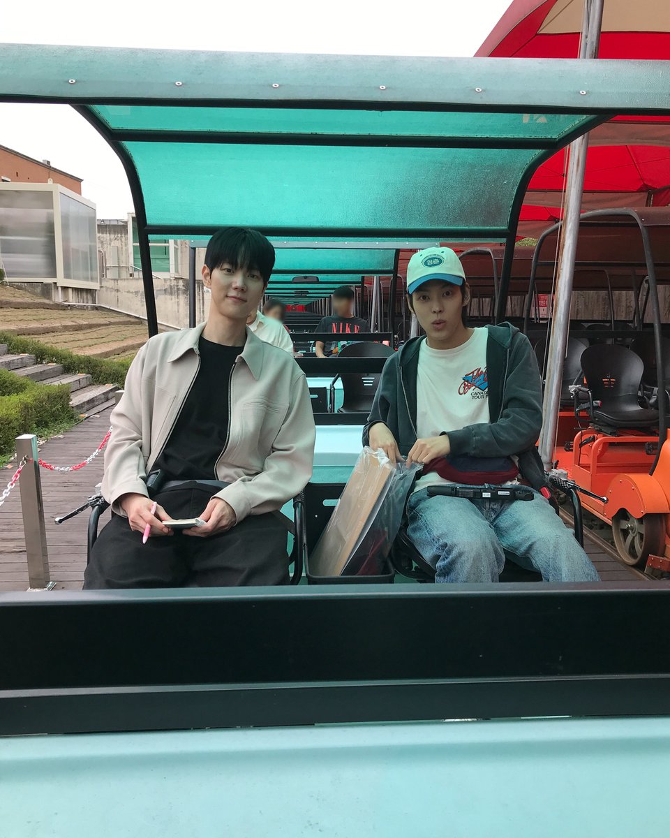 INNITENT's tweet photo. [박윤호X이현준]

🛤️🌝🌾

#박윤호 #PARKYOONHO
#이현준 #LEEHYUNJUN
#INNIT #이닛 https://t.co/vsF92PGza6