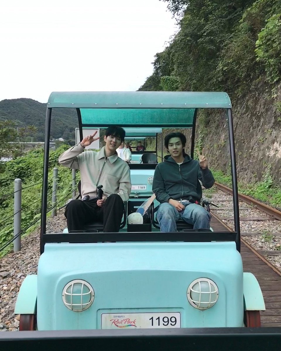 INNITENT's tweet photo. [박윤호X이현준]

🛤️🌝🌾

#박윤호 #PARKYOONHO
#이현준 #LEEHYUNJUN
#INNIT #이닛 https://t.co/vsF92PGza6