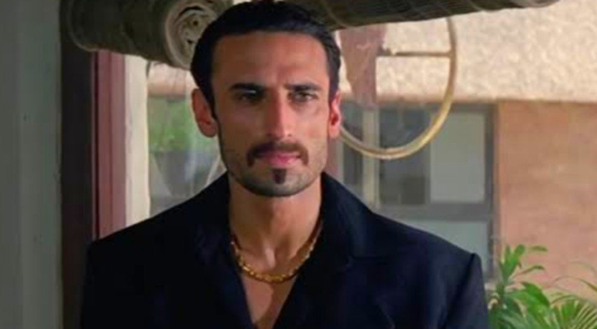 Knowledge0610's tweet photo. #RahulDev : The Intense Villain with the Softest Off-Screen History
⭐ Champion ( 2000 )
⭐ Aashiq ( 2000 )
⭐ Awara Paagal Deewana ( 2002 )
⭐ Footpath ( 2003 ) https://t.co/byzLVHGTU0