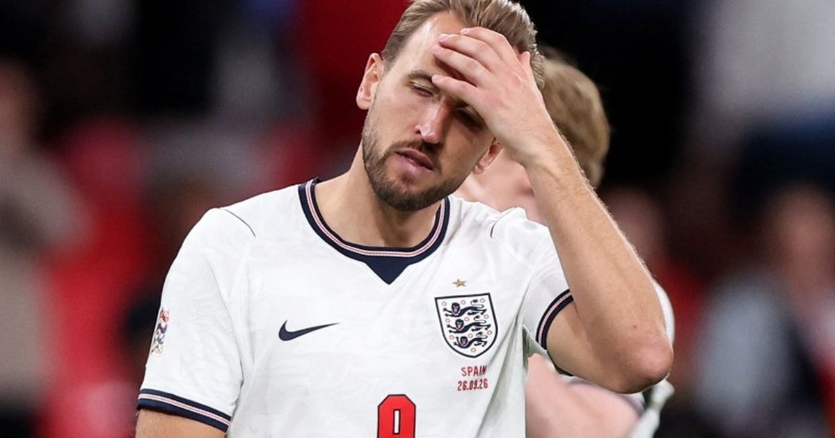 DavidSmith1300's tweet photo. Kane và tuyển Anh tiếp tục thua Tây Ban Nha, ảnh: Reuters. Luis de la Fuente khai thác lỗi phòng ngự Anh và penalty hỏng của Harry Kane, duy trì chuỗi bất bại. Lamine Yamal ghi bàn phút 2. https://t.co/kYxsV5HOdz