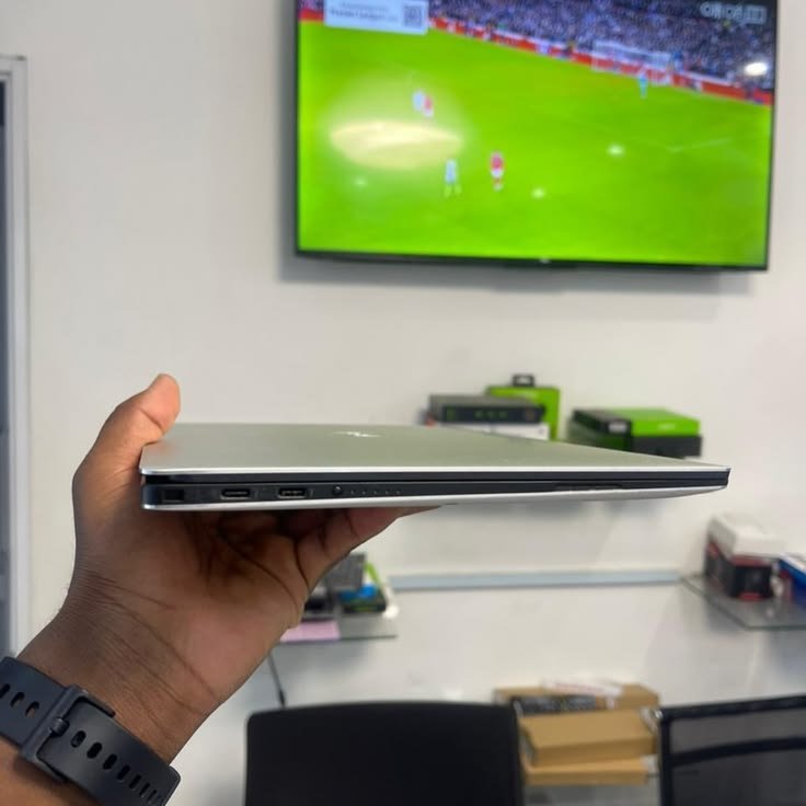 heismuzoo's tweet photo. QUICK SALE 🥳🔥
Dell XPS 13 7390
• CPU: Intel Core i7-10510U
• Memory: 16 GB RAM
• Storage: 512 GB NVMe SSD
• Display: 13.3” FHD
• GPU: Intel UHD Graphics
• Speed up to 5.0Ghz
• Win 11pro + Ms office https://t.co/ndVCm73LGx
