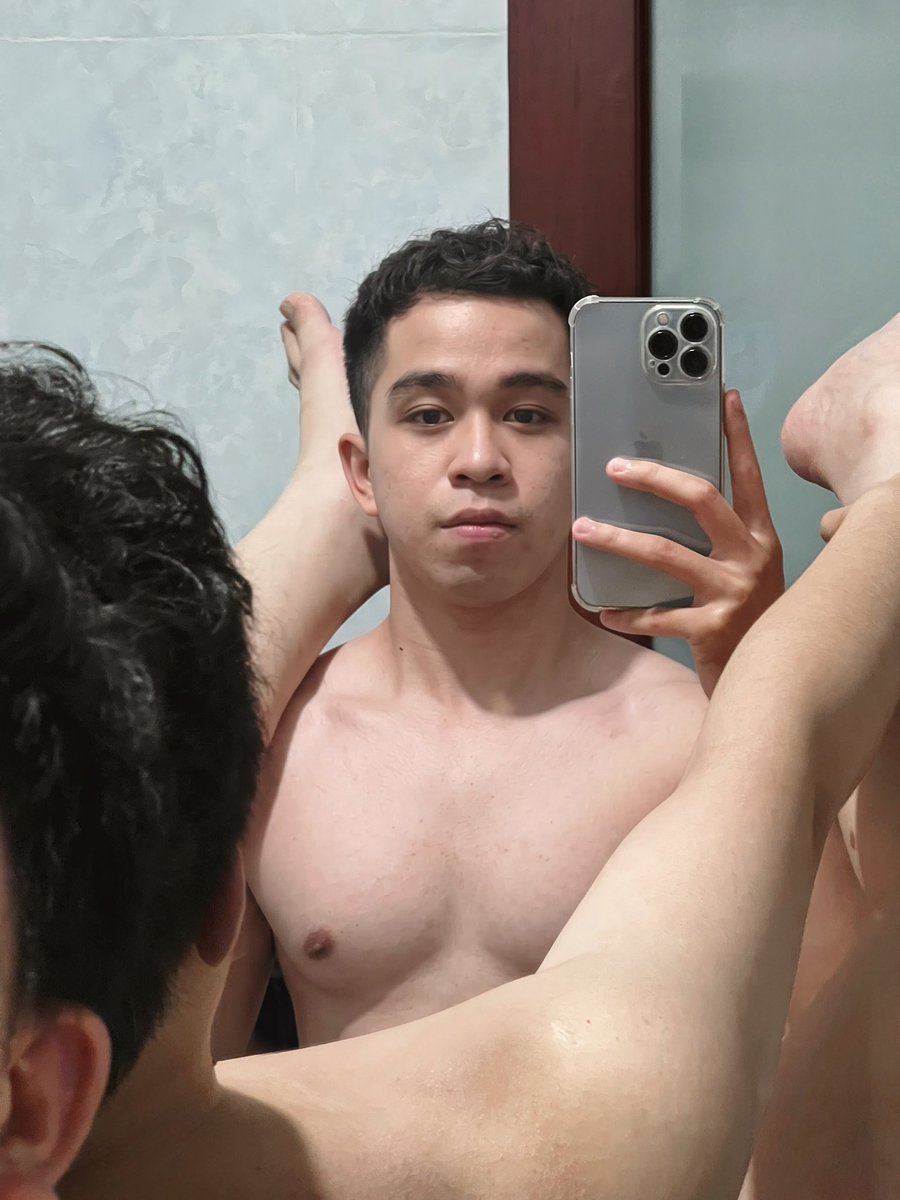 Heh23i's tweet photo. Drop your selfie pic 😅 https://t.co/5VbBfCf6NB