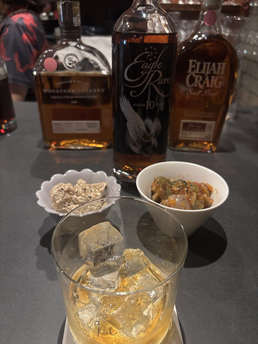 LicaticRegain's tweet photo. さあー🥃飲むぞい😋 https://t.co/qQDUiqPdSY