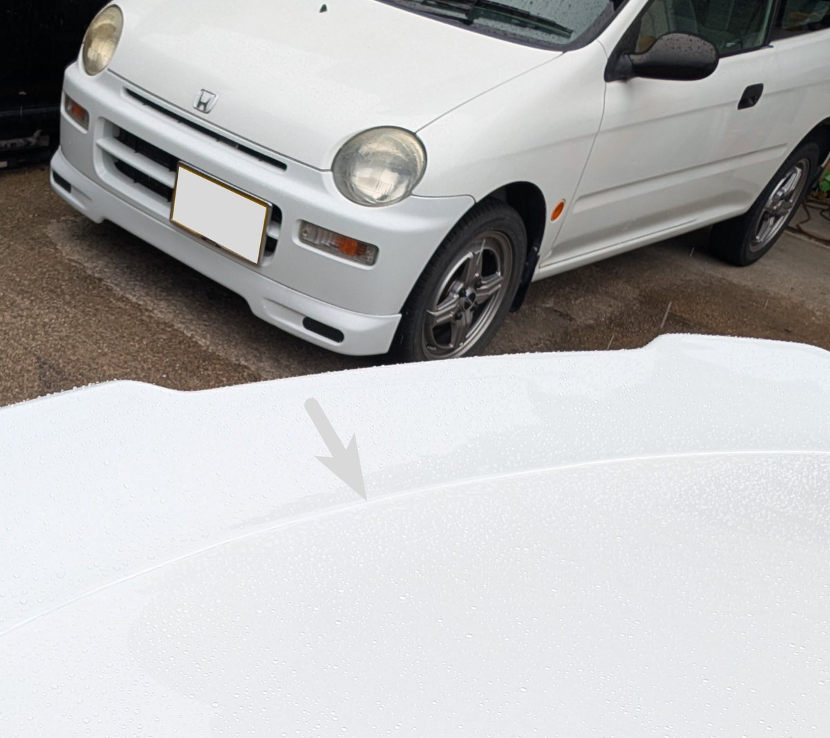 knight_Rider259's tweet photo. 雨で汚れる前にダックテールの隙間にコーキングしておきたくて天気悪い中施工してたら雨が😭
手直ししなあかん所は今度やろう
しばらく雨やなー
#アコード #CY2 
#近くで見ないで https://t.co/b4mNLMYj6R