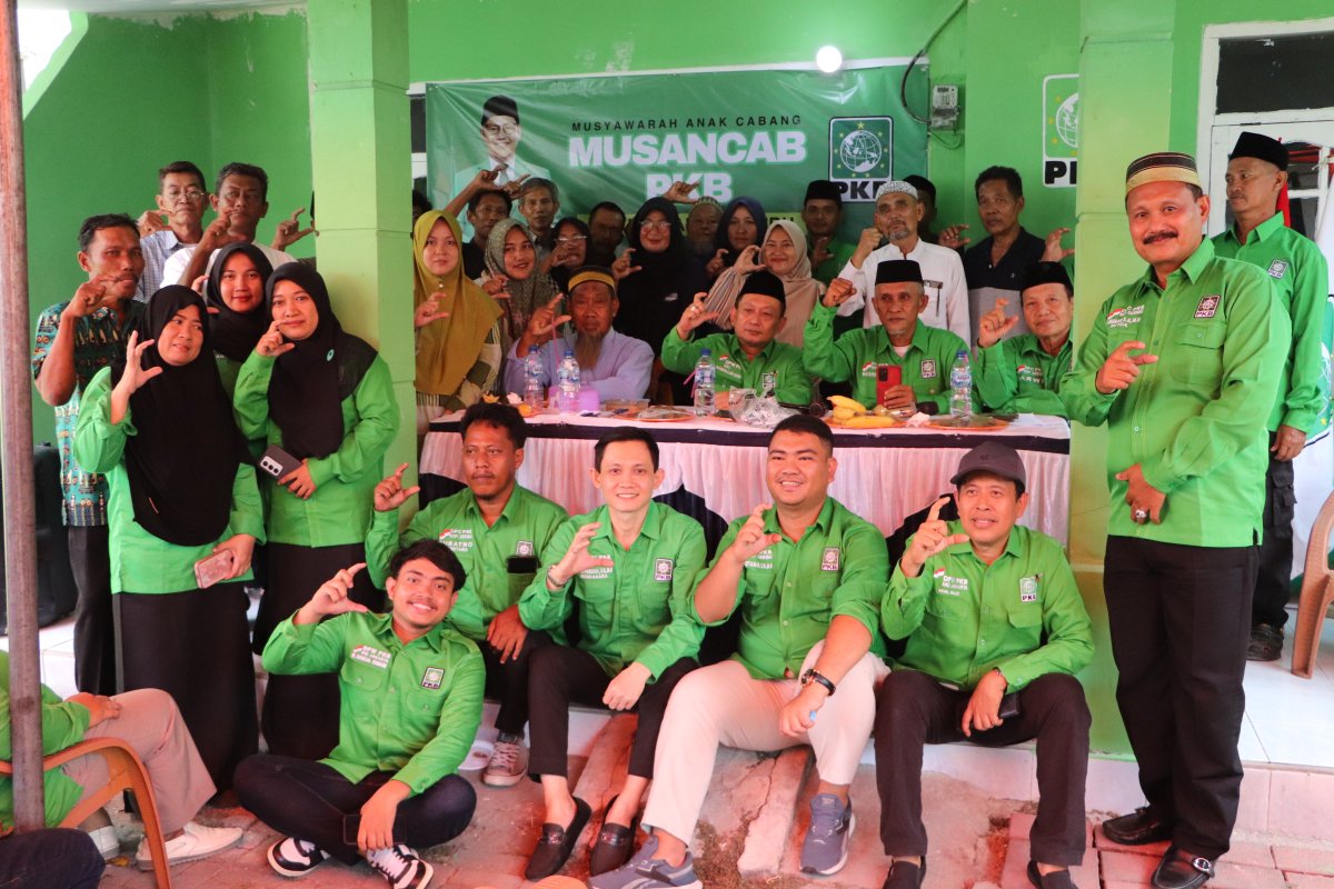 DPWPKBJAKARTA's tweet photo. Dengan semangat kebersamaan &amp; tekad untuk maju bersama, Ketua DPW PKB DKI Jakarta @hasbipkb dan Sekretaris @fauziepkb_dki hadir bersama dalam Musancab PKB se-Kepulauan Seribu

Semoga kebersamaan ini menjadikan PKB DKI Jakarta lebih solid

#pkbdkijakarta #musancab https://t.co/KwkRXKkPBV