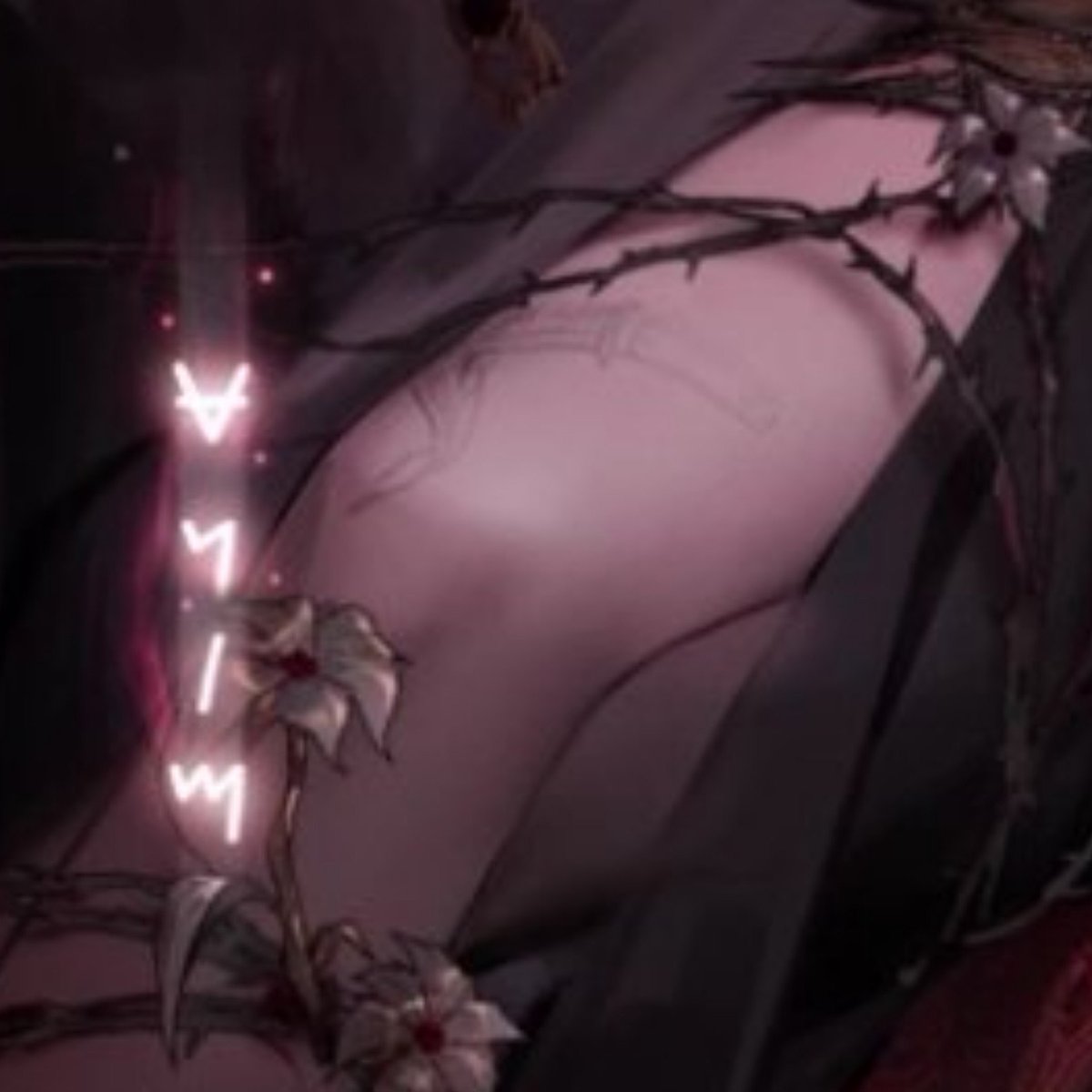 0miyak0's tweet photo. Can't stop thinking about her tattoo 🔪 https://t.co/hGCpBvapGM
