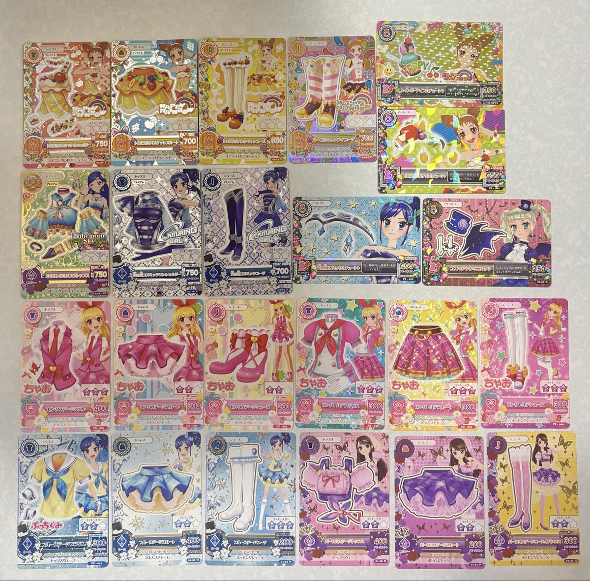 cocoafun24's tweet photo. アイカツカード譲渡 買取

譲　画像のもの(リプに続きます)

求　PayPay+送料
　　(希望額の提示、レート考慮お願いします)

※全てスリーブファイルに入れておりましたが、素人保管のため神経質な方はご遠慮ください
※条件の良い方、まとめての方優先いたします🙇‍♀️ https://t.co/z4YjwN9d1D