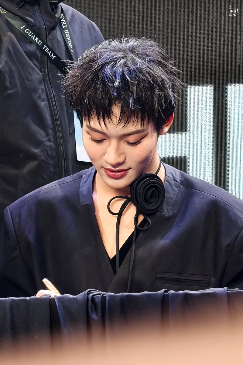 iseaisawiseen's tweet photo. โบว์รักสีดำ

#LYKNDuskAndDawnxHoChiMinhCity
꒰ #Lego_Rapeepong @realxlg ꒱ https://t.co/eEX6YGhxTD