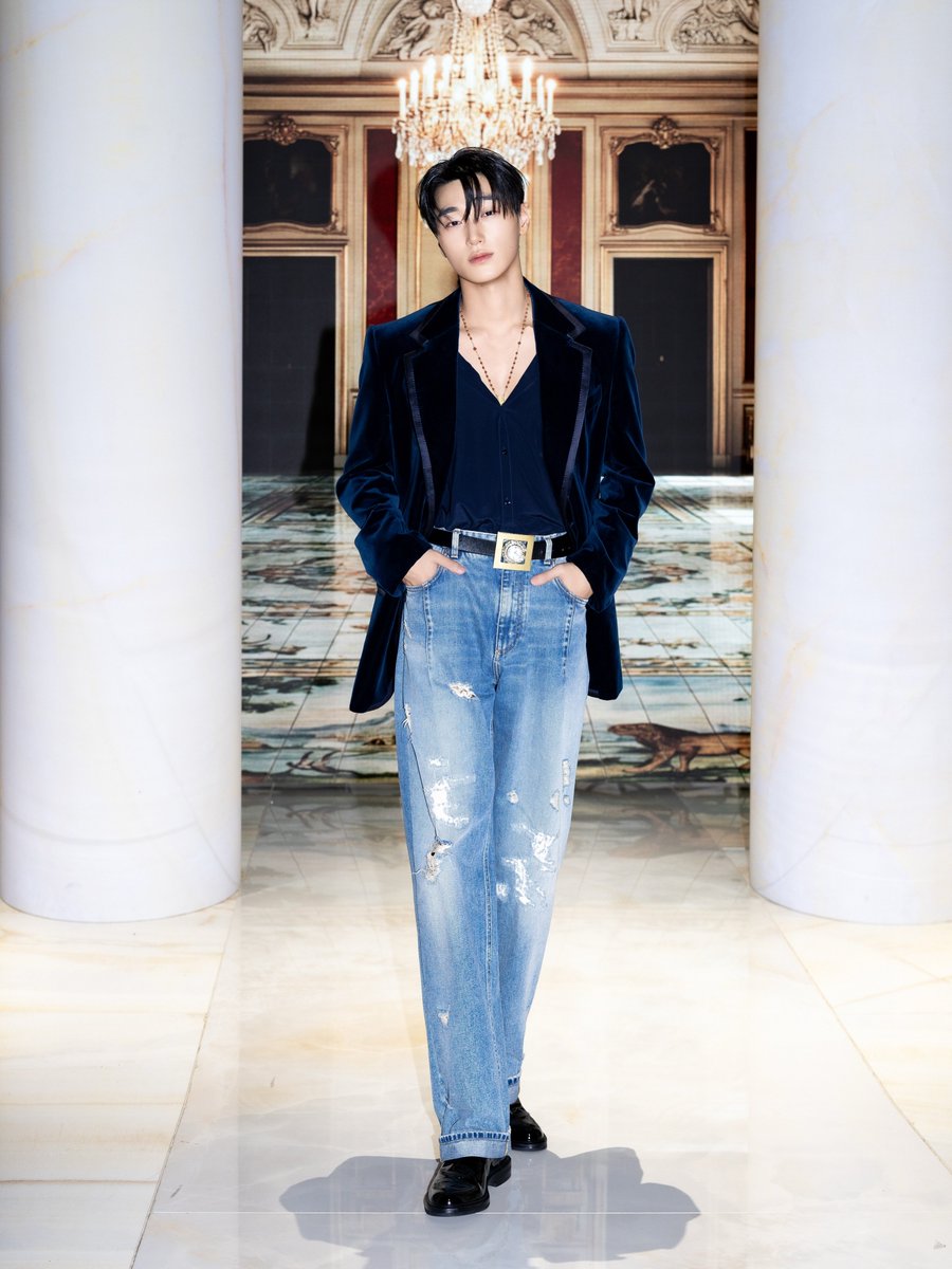 0710SANSAN's tweet photo. Roster님 인스타그램 #산
#CHOISAN #산 #DGxSAN #SANxDolceGabbanaSS27 #DGSS27 #DOLCEGABBANA
#돌체앤가바나 @dolcegabbana https://t.co/Q3PJRnmojJ