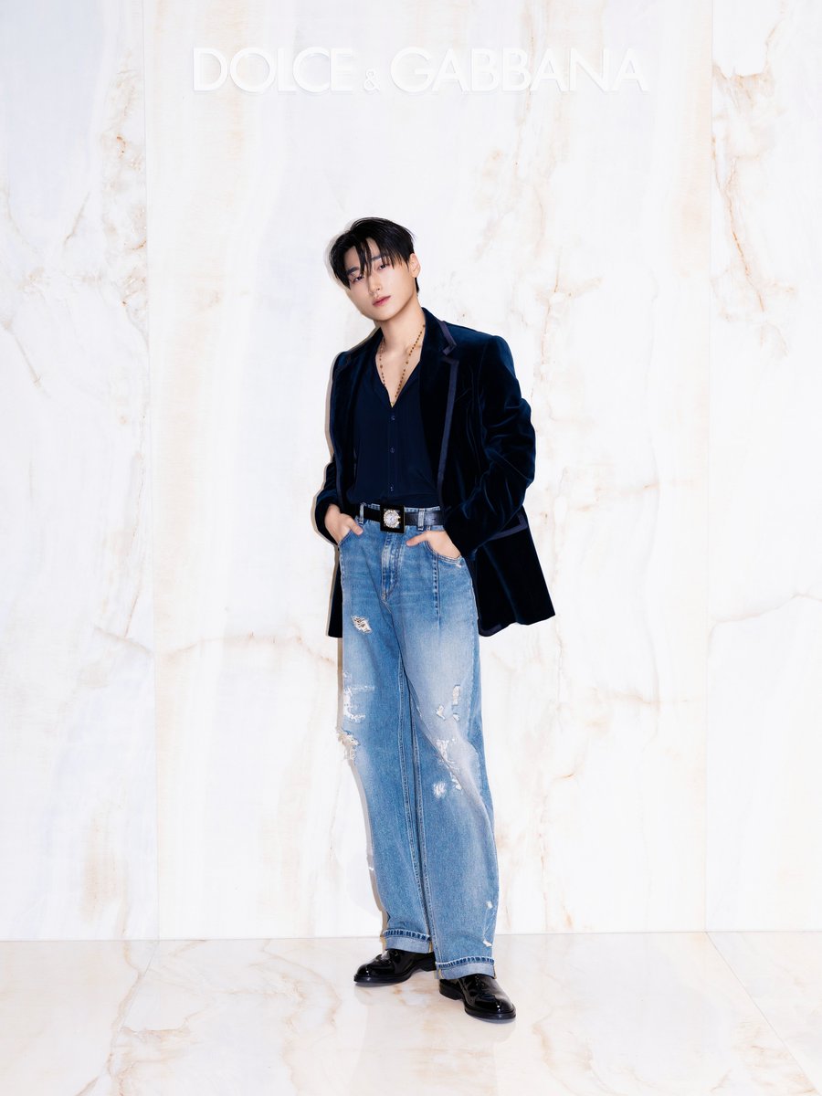 0710SANSAN's tweet photo. Roster님 인스타그램 #산
#CHOISAN #산 #DGxSAN #SANxDolceGabbanaSS27 #DGSS27 #DOLCEGABBANA
#돌체앤가바나 @dolcegabbana https://t.co/Q3PJRnmojJ