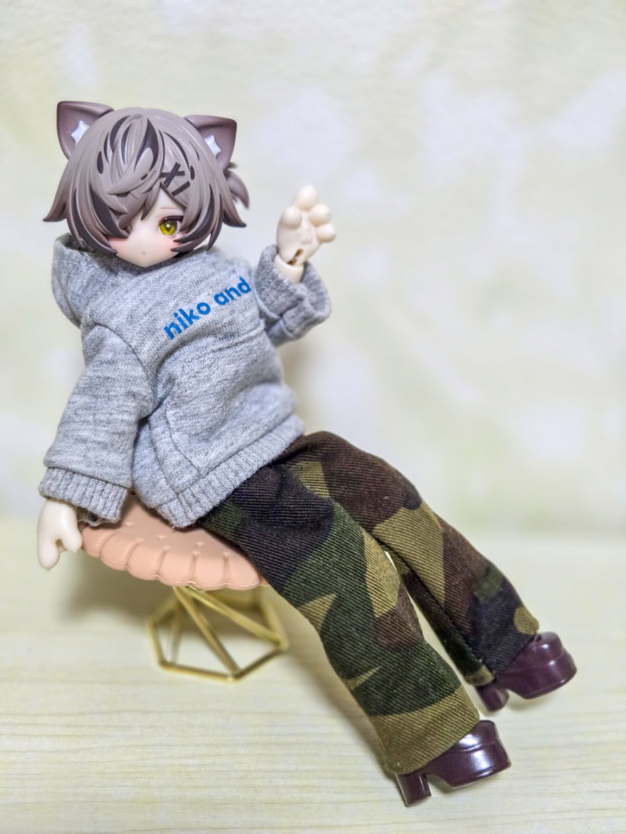 sugar_salt31040's tweet photo. セリアのこれを乗せるだけで即席イス https://t.co/xCaZoz83rI