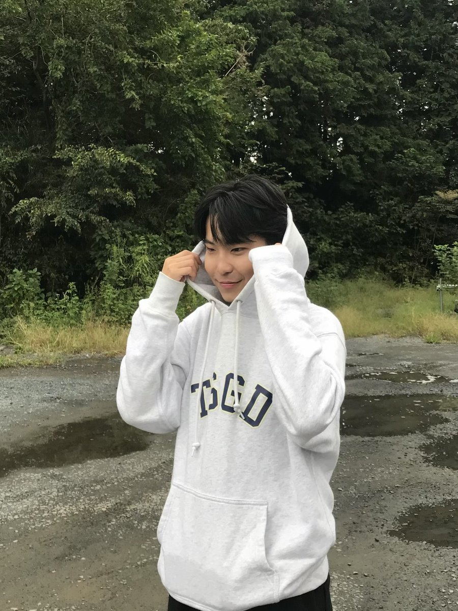 shima_yuuki2007's tweet photo. 長袖の季節が来た𖦹' ‐ '𖦹

#島憂樹 #ミストロ #ミスタートロットジャパン #冬 #パーカー https://t.co/V94Pzp5YHn