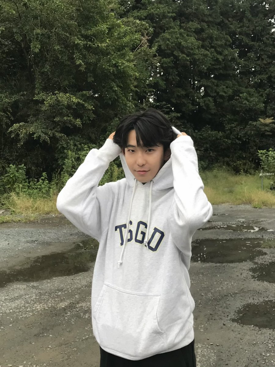 shima_yuuki2007's tweet photo. 長袖の季節が来た𖦹' ‐ '𖦹

#島憂樹 #ミストロ #ミスタートロットジャパン #冬 #パーカー https://t.co/V94Pzp5YHn