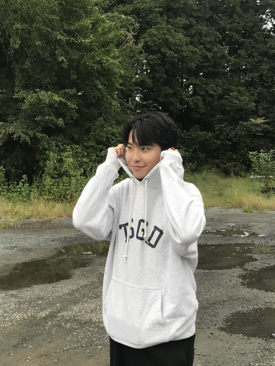 shima_yuuki2007's tweet photo. 長袖の季節が来た𖦹' ‐ '𖦹

#島憂樹 #ミストロ #ミスタートロットジャパン #冬 #パーカー https://t.co/V94Pzp5YHn